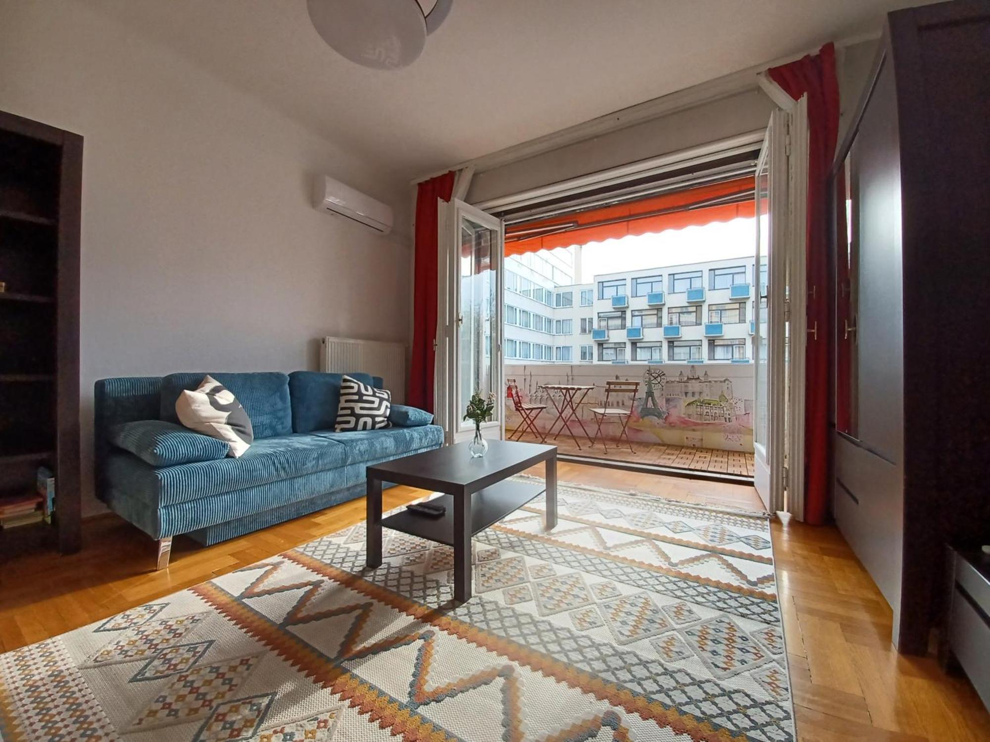 Hero's Square Apartamento *